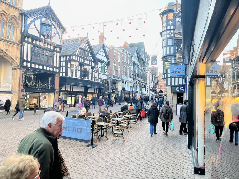 Romance On The Rows - Hot Tub City Centre Chester Eksteriør bilde