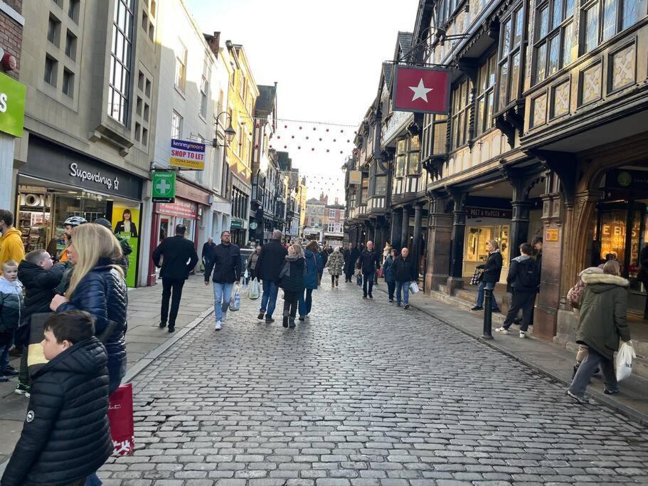 Romance On The Rows - Hot Tub City Centre Chester Eksteriør bilde