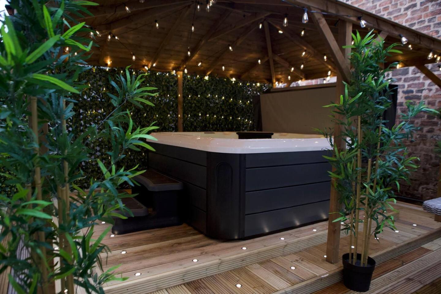 Romance On The Rows - Hot Tub City Centre Chester Eksteriør bilde